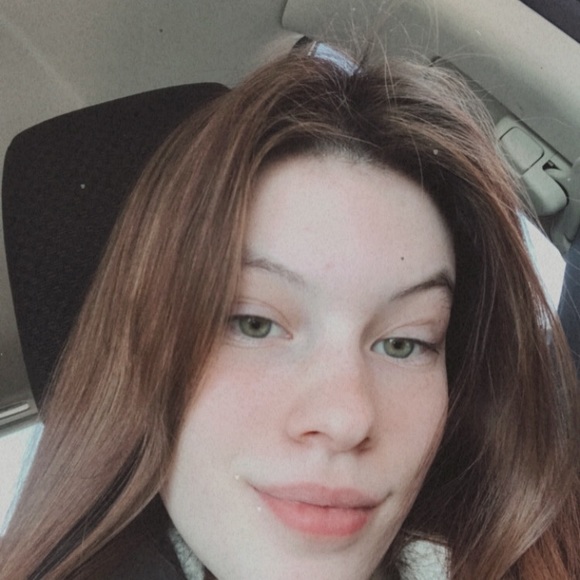 hi I’m evelyn:) - Picture 3 of 4